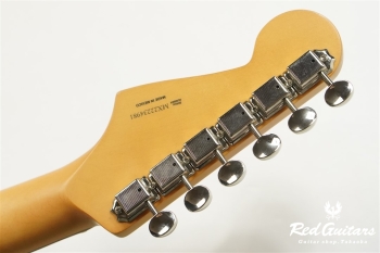 VINTERA ’60S STRATOCASTER MODIFIED - Burgundy Mist Metallic
